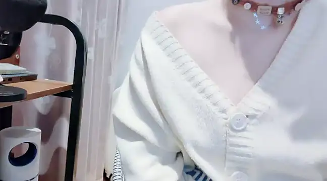 Snapshot of arena1357 chatting on December 2, 2024, 1:24 pm arena1357 online show from December 2, 2024, 1:24 pm