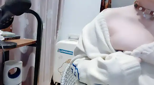 Snapshot of arena1357 chatting on December 2, 2024, 4:31 pm arena1357 online show from December 2, 2024, 4:31 pm