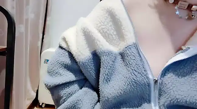 Snapshot of arena1357 chatting on December 13, 2024, 6:59 pm arena1357 online show from December 13, 2024, 6:59 pm