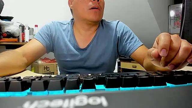 Jhonatan Morales S online show from October 16, 2025, 4:46 am