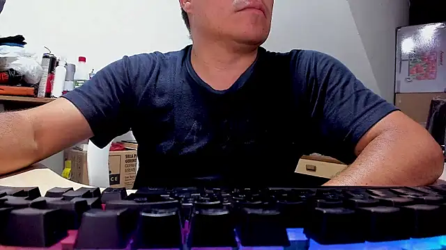 Jhonatan Morales S online show from October 18, 2025, 4:15 am