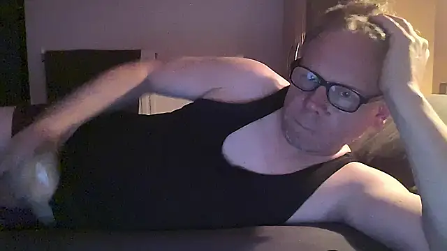 kinkyslet8 online show from September 25, 2025, 6:33 pm