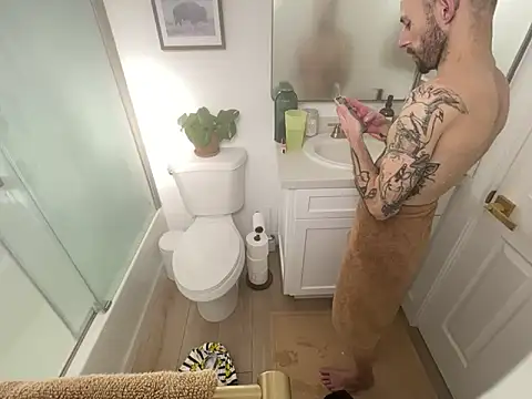 Snapshot of RuffClvb chatting on December 25, 2024, 9:00 pm RuffClvb online show from December 25, 2024, 9:00 pm