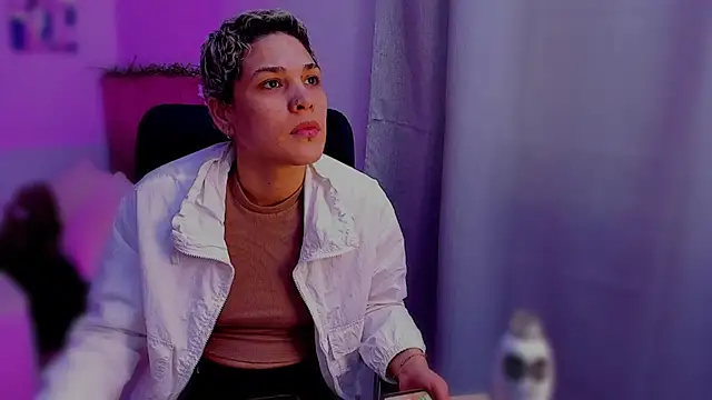 Charlee pink online show from November 13, 2025, 10:08 pm