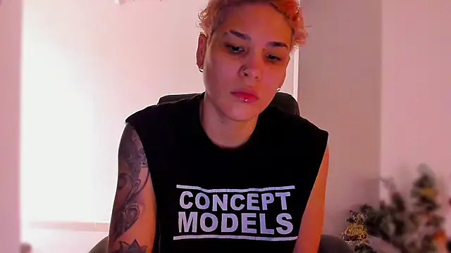 Charlee pink online show from December 22, 2025, 4:37 pm