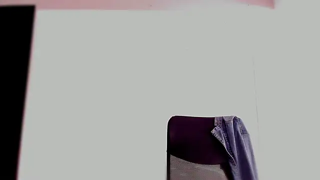 Charlee pink online show from March 13, 2026, 4:35 pm