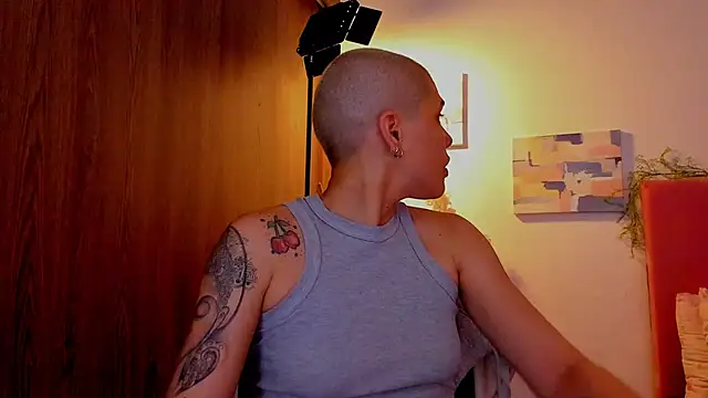 Charlee pink online show from March 14, 2026, 4:40 am