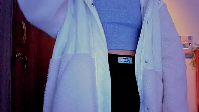 Charlee pink online show from March 18, 2026, 2:26 am