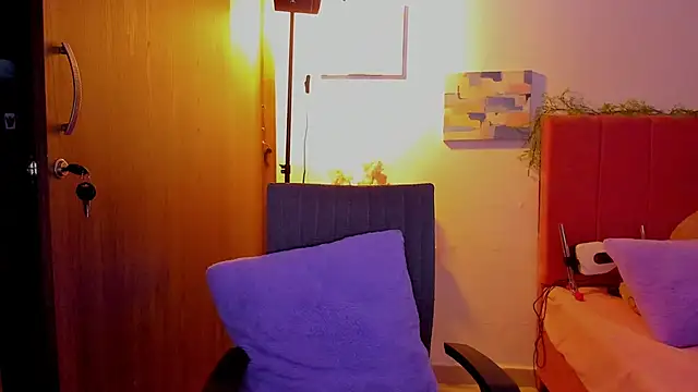 Charlee pink online show from March 26, 2026, 8:58 pm