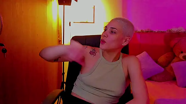 Charlee pink online show from March 28, 2026, 10:04 am