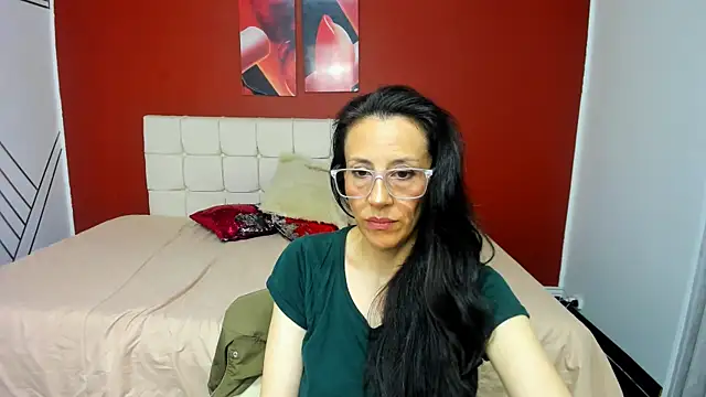 Abrillee1 online show from January 17, 2025, 10:45 pm