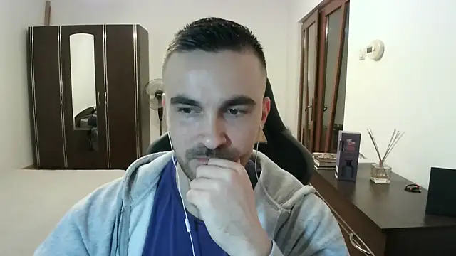 Snapshot of mu5clemania2 chatting on April 3, 2026, 7:01 pm mu5clemania2 online show from April 3, 2026, 7:01 pm