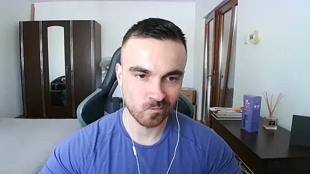 Snapshot of mu5clemania2 chatting on April 14, 2026, 11:38 am mu5clemania2 online show from April 14, 2026, 11:38 am