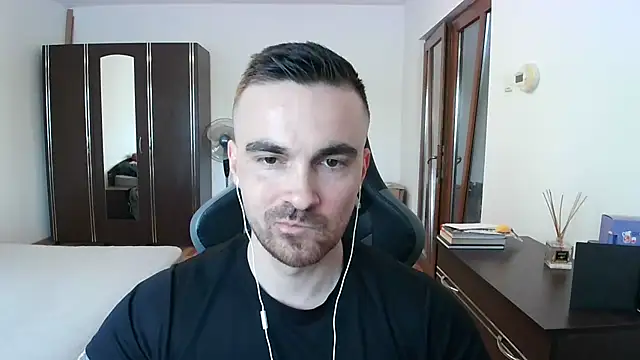 Snapshot of mu5clemania2 chatting on April 30, 2026, 3:51 pm mu5clemania2 online show from April 30, 2026, 3:51 pm