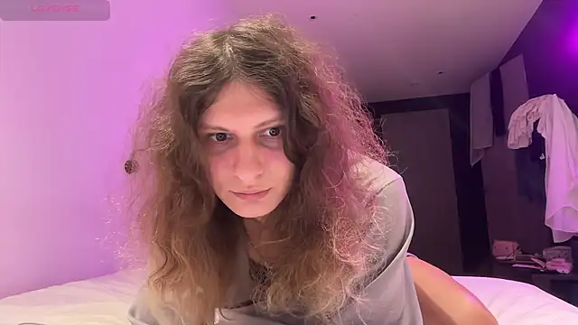 Snapshot of Alice_Pinkhead chatting on May 29, 2026, 9:18 am Alice Pinkhead online show from May 29, 2026, 9:18 am
