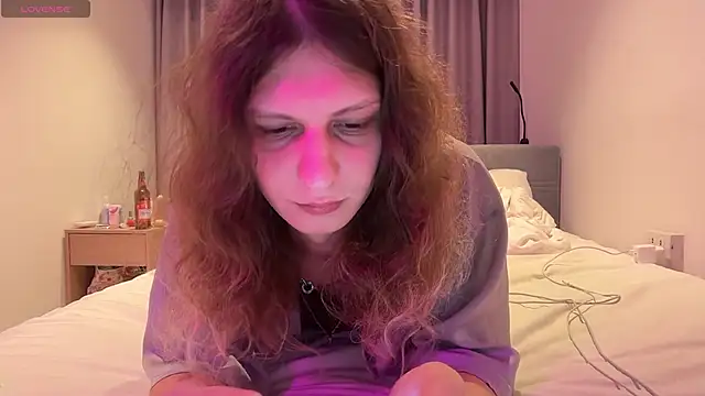 Snapshot of Alice_Pinkhead chatting on June 4, 2026, 11:05 am Alice Pinkhead online show from June 4, 2026, 11:05 am