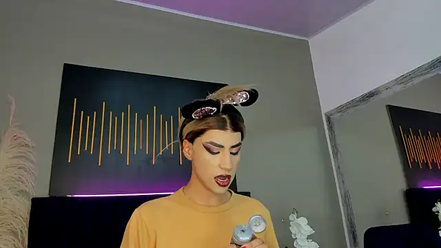 BrianaSchafer online show from December 2, 2024, 5:15 pm