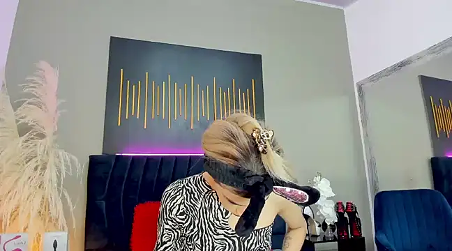 BrianaSchafer online show from December 9, 2024, 4:26 pm