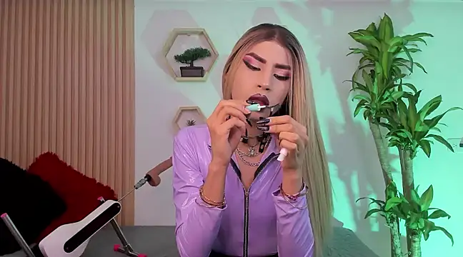 BrianaSchafer online show from March 20, 2025, 4:20 pm