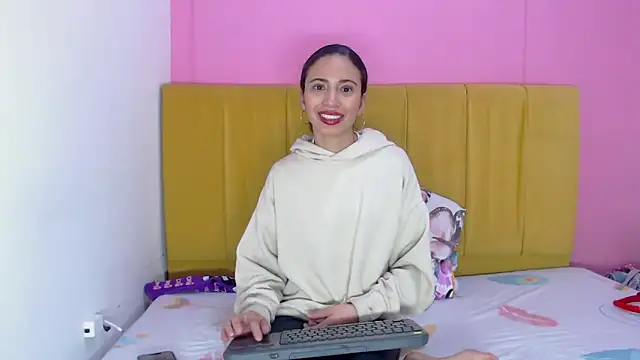 angelinabrookcm101 online show from December 7, 2024, 5:15 am