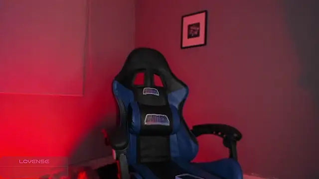 adamjackson  online show from September 19, 2025, 2:13 am