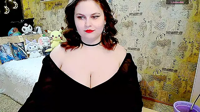 Snapshot of WhisperInTheDarkk chatting on February 5, 2025, 10:12 pm WhisperInTheDarkk online show from February 5, 2025, 10:12 pm