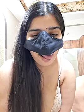 Snapshot of aaliya_bhattt chatting on February 24, 2026, 7:39 am aaliya bhattt online show from February 24, 2026, 7:39 am