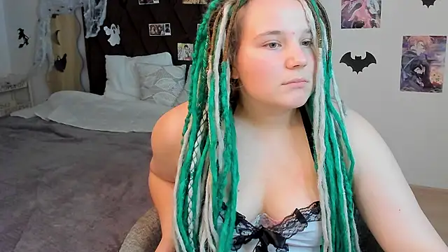 Snapshot of GloriaHylivi chatting on December 3, 2024, 6:28 pm GloriaHylivi online show from December 3, 2024, 6:28 pm
