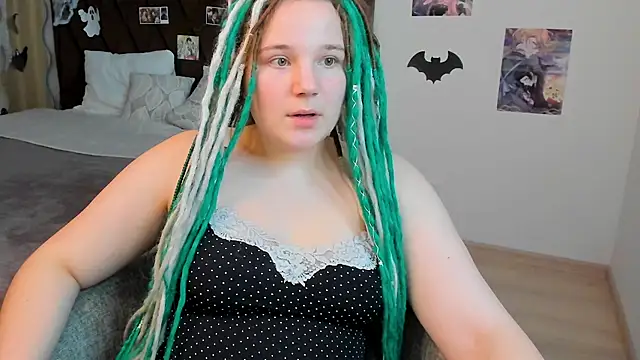 Snapshot of GloriaHylivi chatting on December 11, 2024, 5:04 pm GloriaHylivi online show from December 11, 2024, 5:04 pm