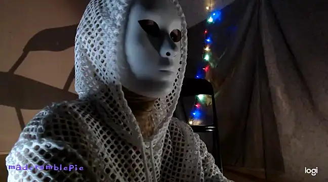 Snapshot of madcrumblepie chatting on December 31, 2024, 10:56 pm madcrumblepie online show from December 31, 2024, 10:56 pm
