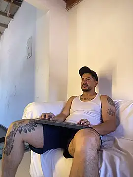 Snapshot of AndresSmith__ chatting on July 7, 2026, 5:17 pm AndresSmith online show from July 7, 2026, 5:17 pm