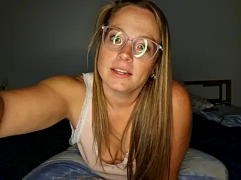 MrandMrsPooks online show from September 27, 2025, 7:02 am