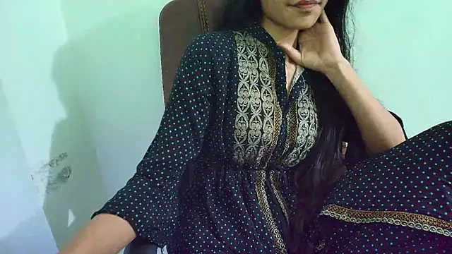Snapshot of Srabontii chatting on February 25, 2025, 7:09 am Srabontii online show from February 25, 2025, 7:09 am