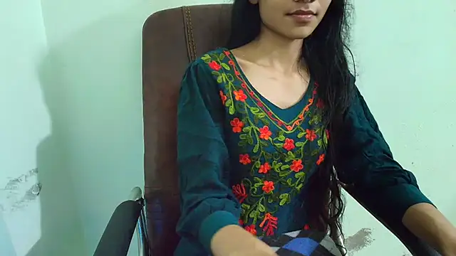 Snapshot of Srabontii chatting on February 25, 2025, 9:57 pm Srabontii online show from February 25, 2025, 9:57 pm
