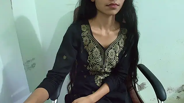 Snapshot of Srabontii chatting on March 8, 2025, 9:17 am Srabontii online show from March 8, 2025, 9:17 am