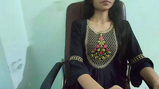 Snapshot of Srabontii chatting on March 9, 2025, 6:21 pm Srabontii online show from March 9, 2025, 6:21 pm