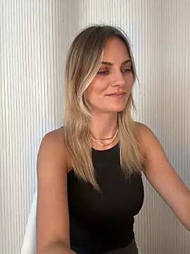 Snapshot of Milla__one chatting on June 8, 2026, 10:04 am Milla one online show from June 8, 2026, 10:04 am