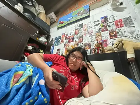 dafne19  online show from May 14, 2026, 3:24 am