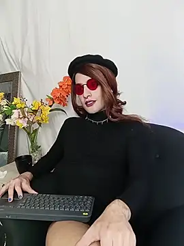 LukaCastillo online show from November 7, 2025, 9:04 pm