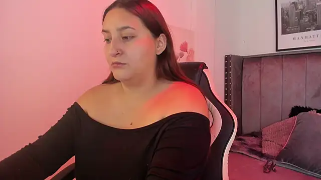 Alaia Cute online show from September 24, 2025, 2:59 am