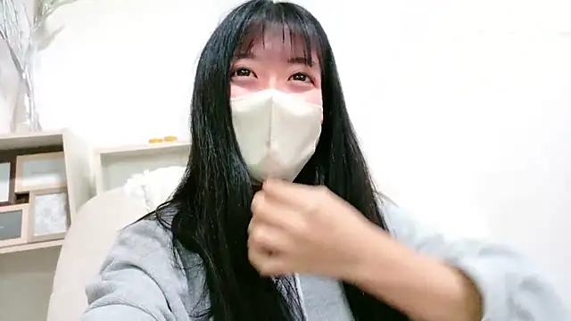 Snapshot of yukinA_xoxo chatting on December 8, 2024, 5:18 am yukinA xoxo online show from December 8, 2024, 5:18 am