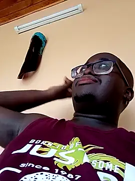 Snapshot of Jeanlaurent972 chatting on November 16, 2025, 3:28 pm Jeanlaurent972 online show from November 16, 2025, 3:28 pm