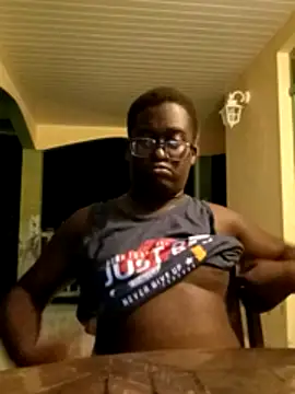 Snapshot of Jeanlaurent972 chatting on April 14, 2026, 11:22 pm Jeanlaurent972 online show from April 14, 2026, 11:22 pm