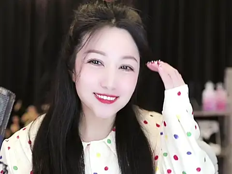 Nuyoah-77 online show from March 5, 2025, 6:23 pm