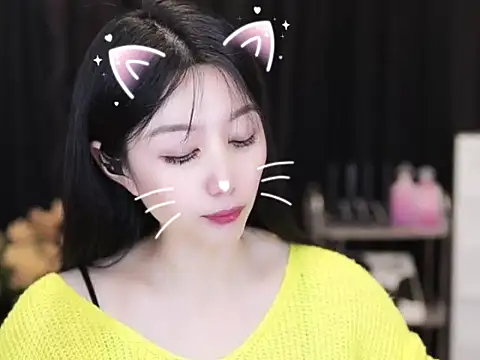 Nuyoah-77 online show from October 4, 2025, 3:54 pm