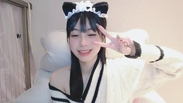 -Hottie online show from December 29, 2024, 7:00 pm