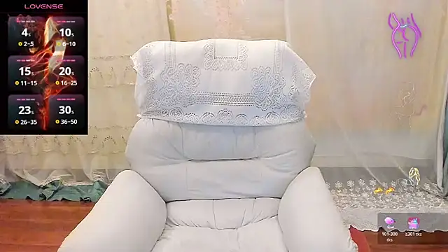 Snapshot of Pennyee chatting on May 17, 2026, 12:34 pm Pennyee online show from May 17, 2026, 12:34 pm