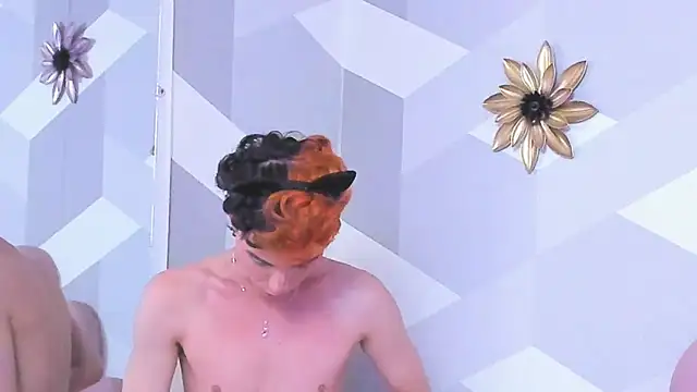 KylieMonnett online show from April 16, 2026, 1:50 am