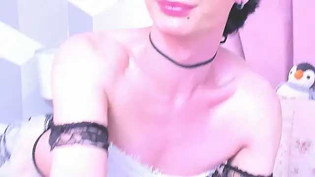 Snapshot of KylieMonnett chatting on May 9, 2026, 9:53 pm KylieMonnett online show from May 9, 2026, 9:53 pm