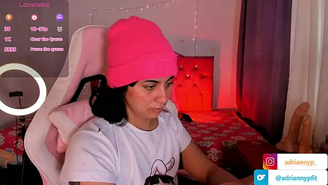 adriannyp 1 online show from September 16, 2025, 3:35 pm